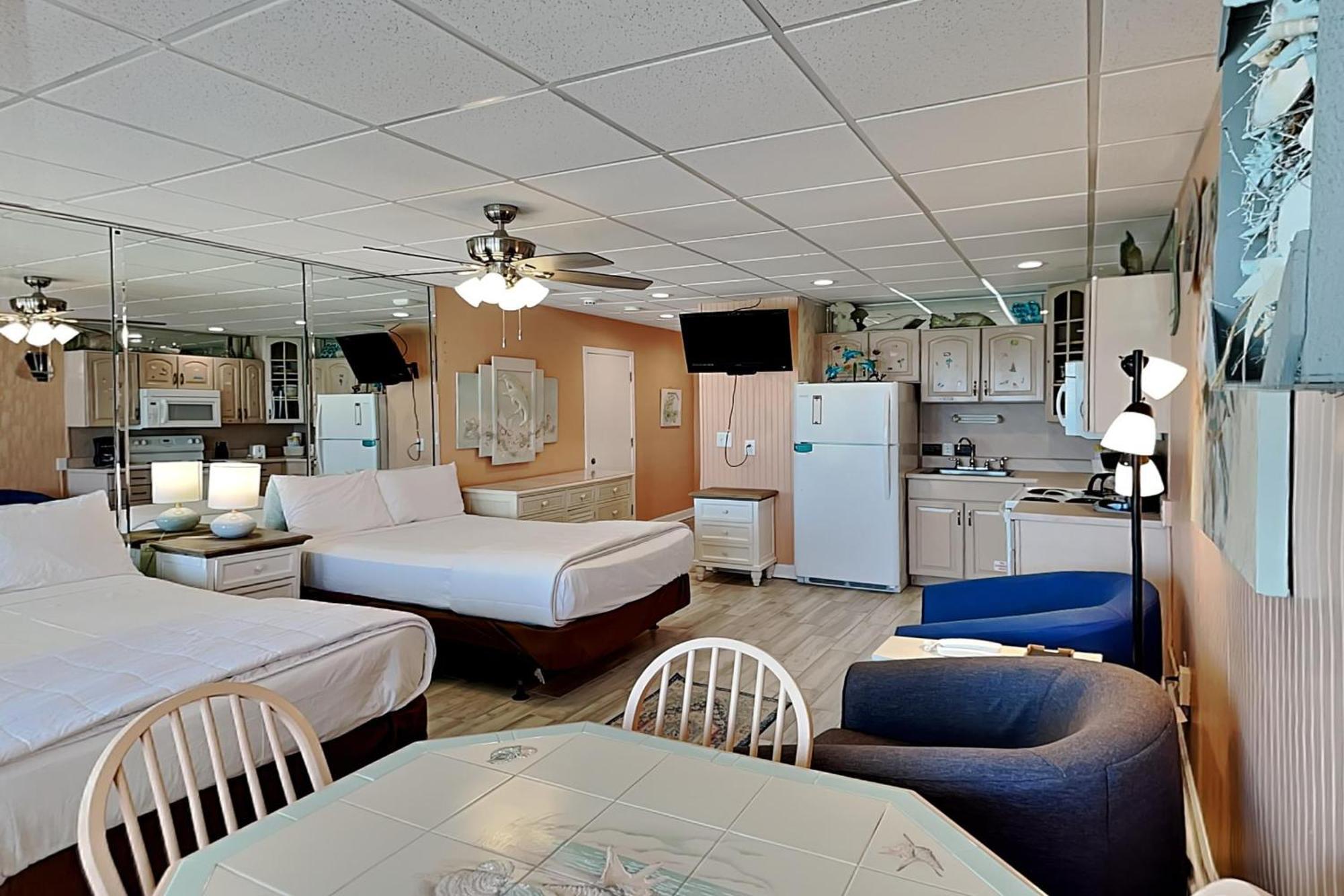 Apartment Continental 319 *